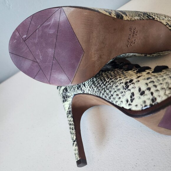 Snake Skin Bootie "NEW" - Picture 14 of 16